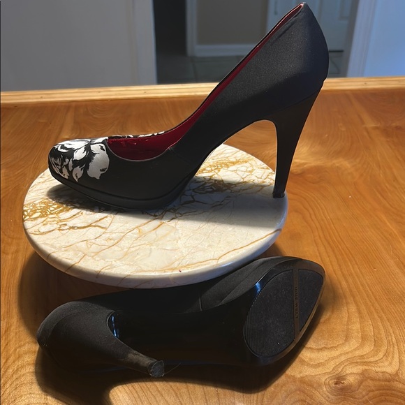 Nine West Red and Black Stiletto Heels - Picture 3 of 7